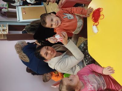 Работа с родители на тема: "Сръчните ръчички на мама и баба"- група "Бухалче" - ДГ Слънчев ден - Шивачево